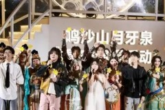 Uzi名人堂争议与无畏契约手游预约开启，LNG首胜引爆电竞圈荣誉讨论